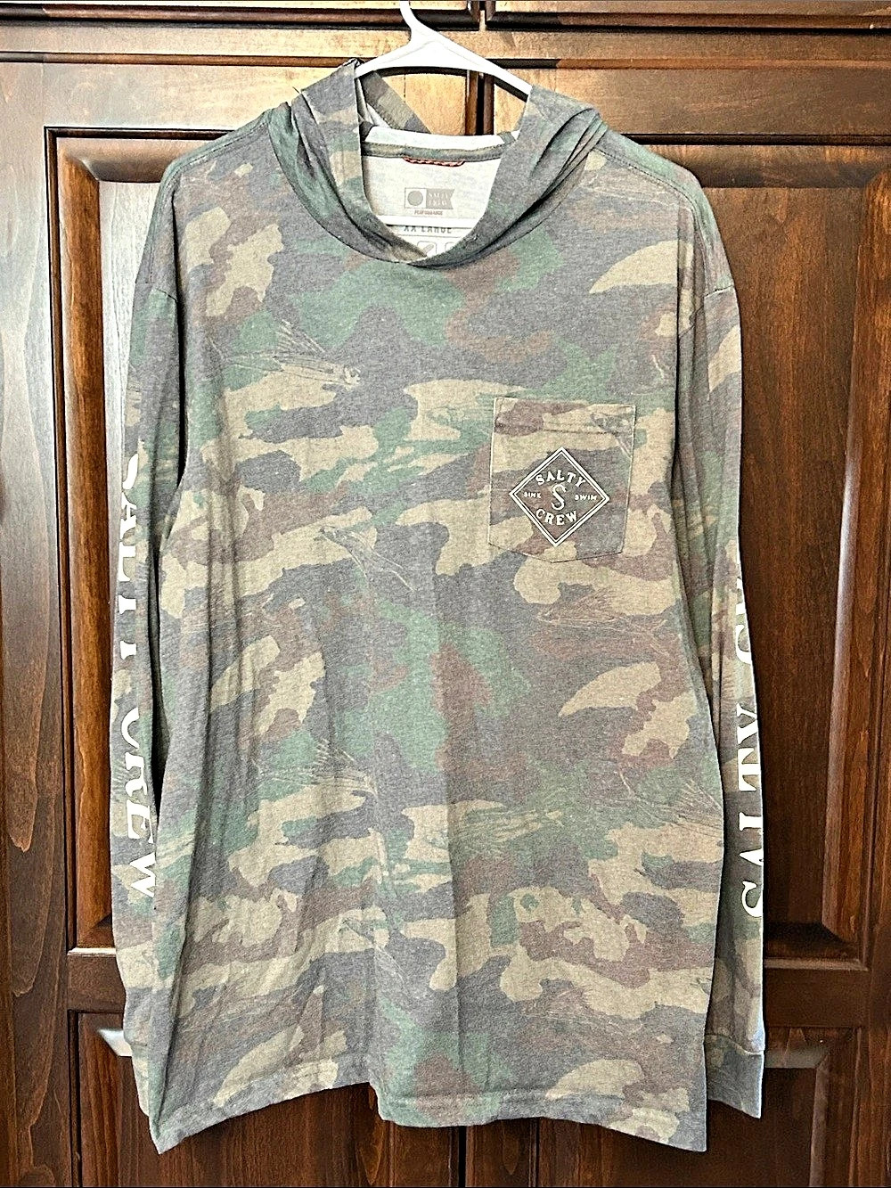 Salty Crew Sz XXL Camo Hoodie w Arm Hits